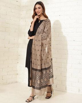 women woven dupatta with tassels