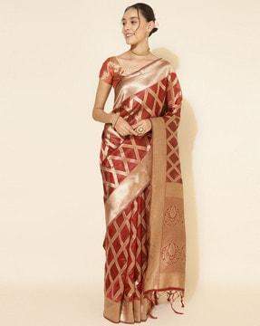 women woven saree with contrast border & tassels