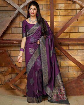 women woven saree with contrast border