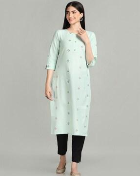 women woven straight kurta with buttoned accent