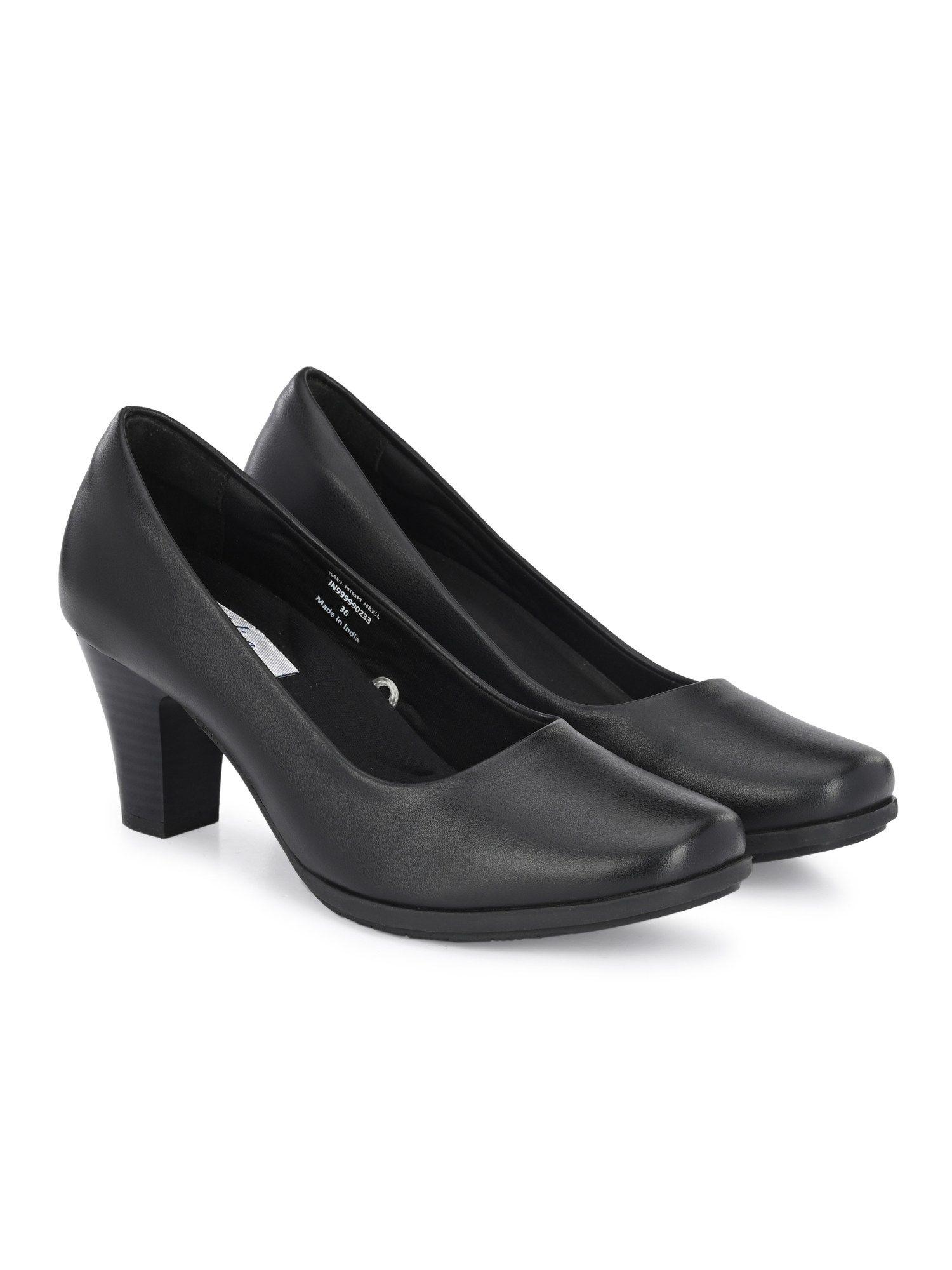 womens black solid heeled back pumps