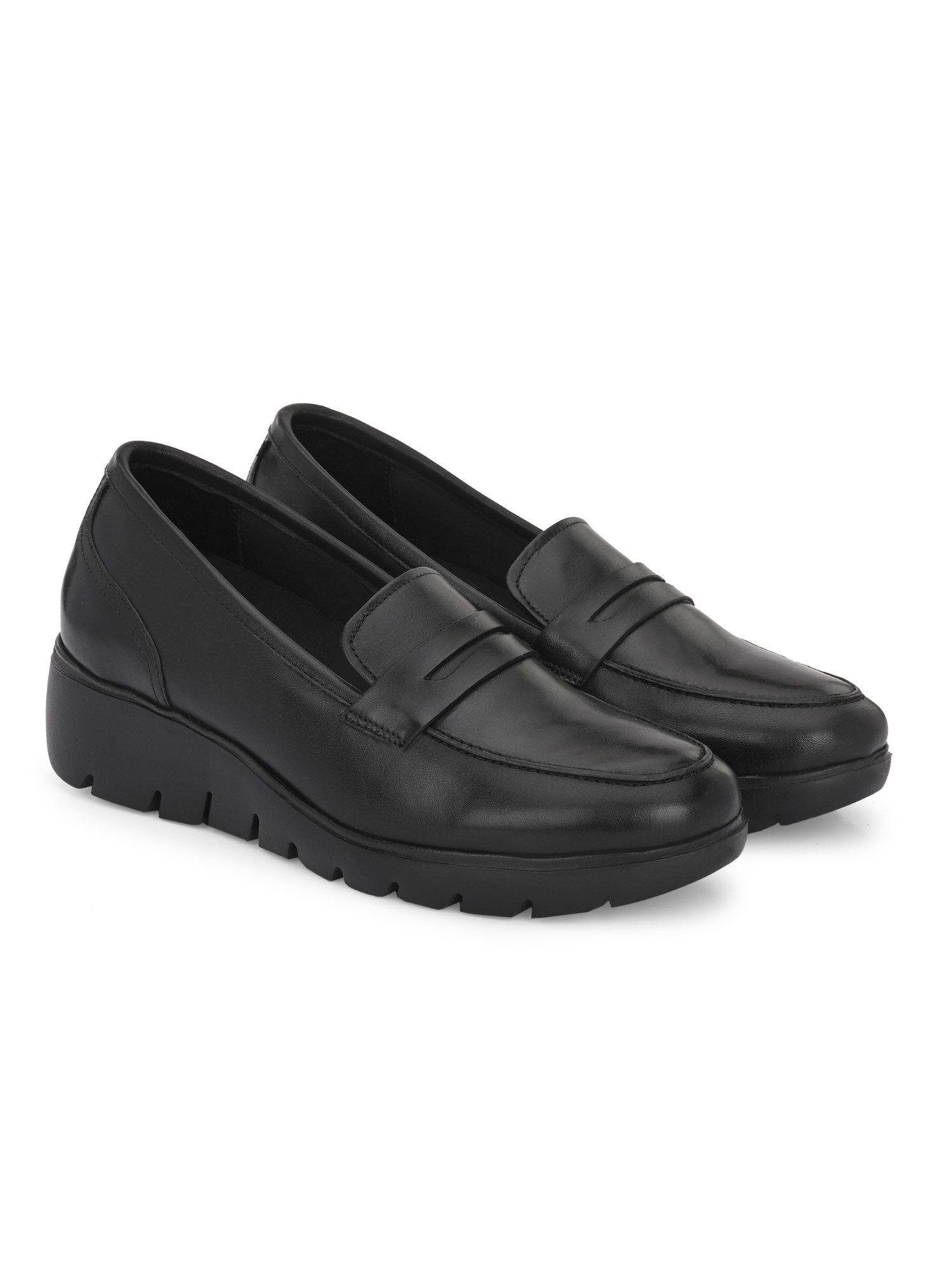 womens black solid loafers