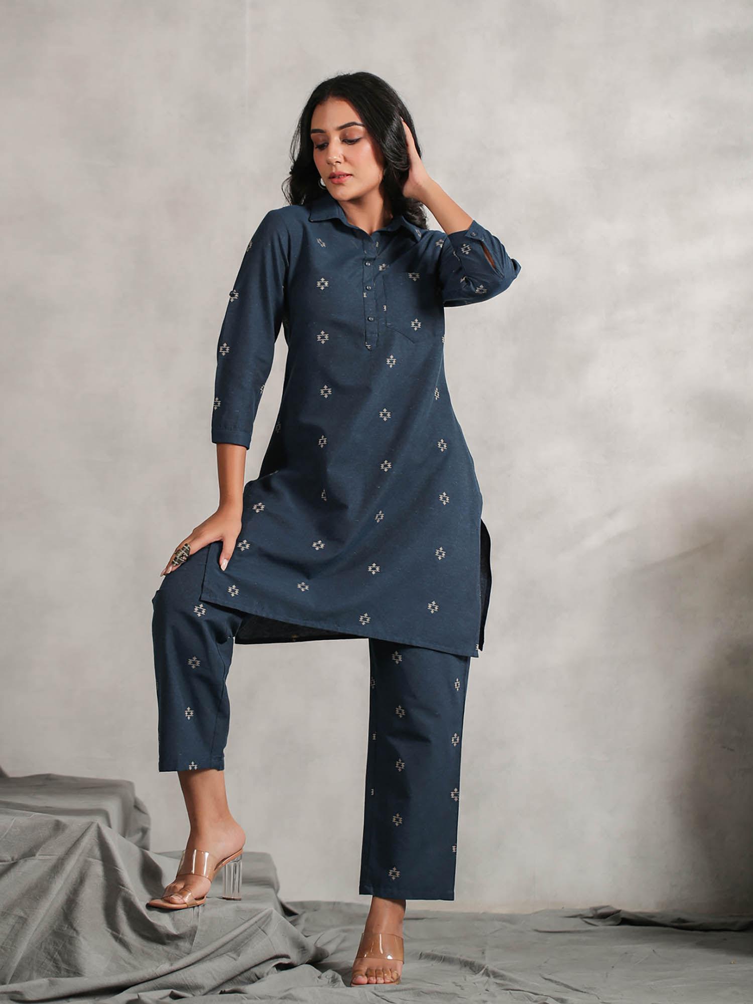 womens ethnic motifs printed blue tunic with trouser (set of 2)