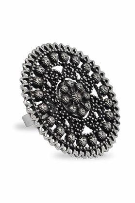 womens filigri cutwork flower shaped oxidised silver ring