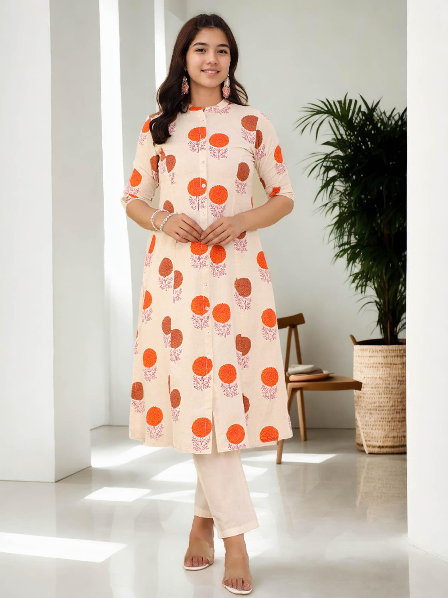 womens floral print kurta with button on flekit and sleeves with cuff loops