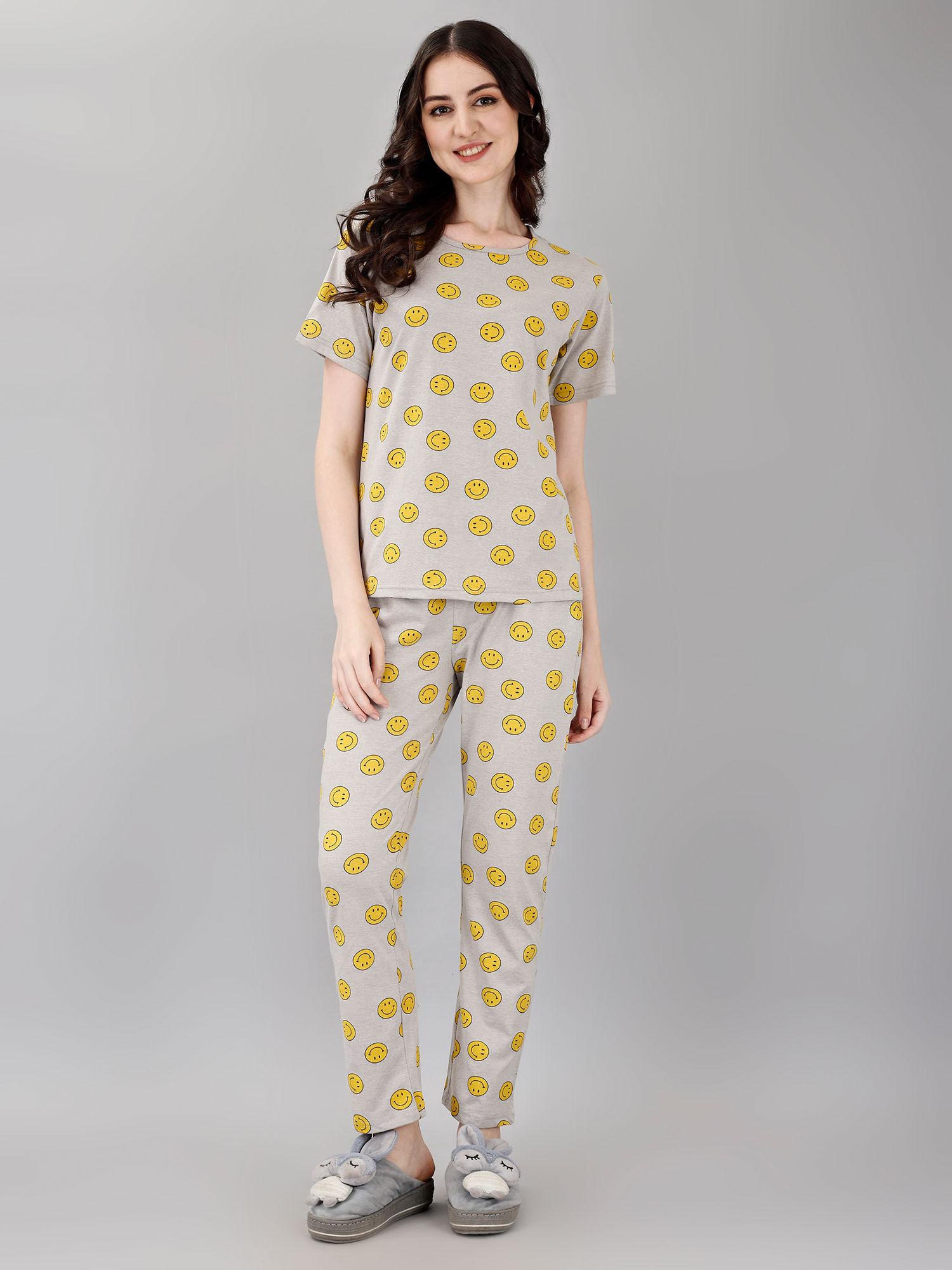 womens grey melange color smiley print t-shirt & pyjamas night suit. (set of 2)