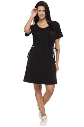 womens round neck solid skater dress - black