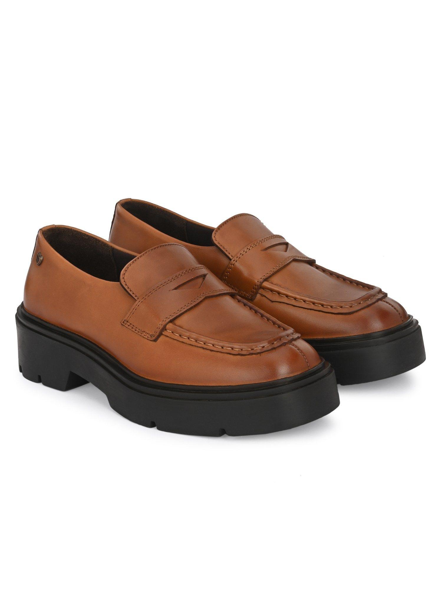 womens tan solid loafers