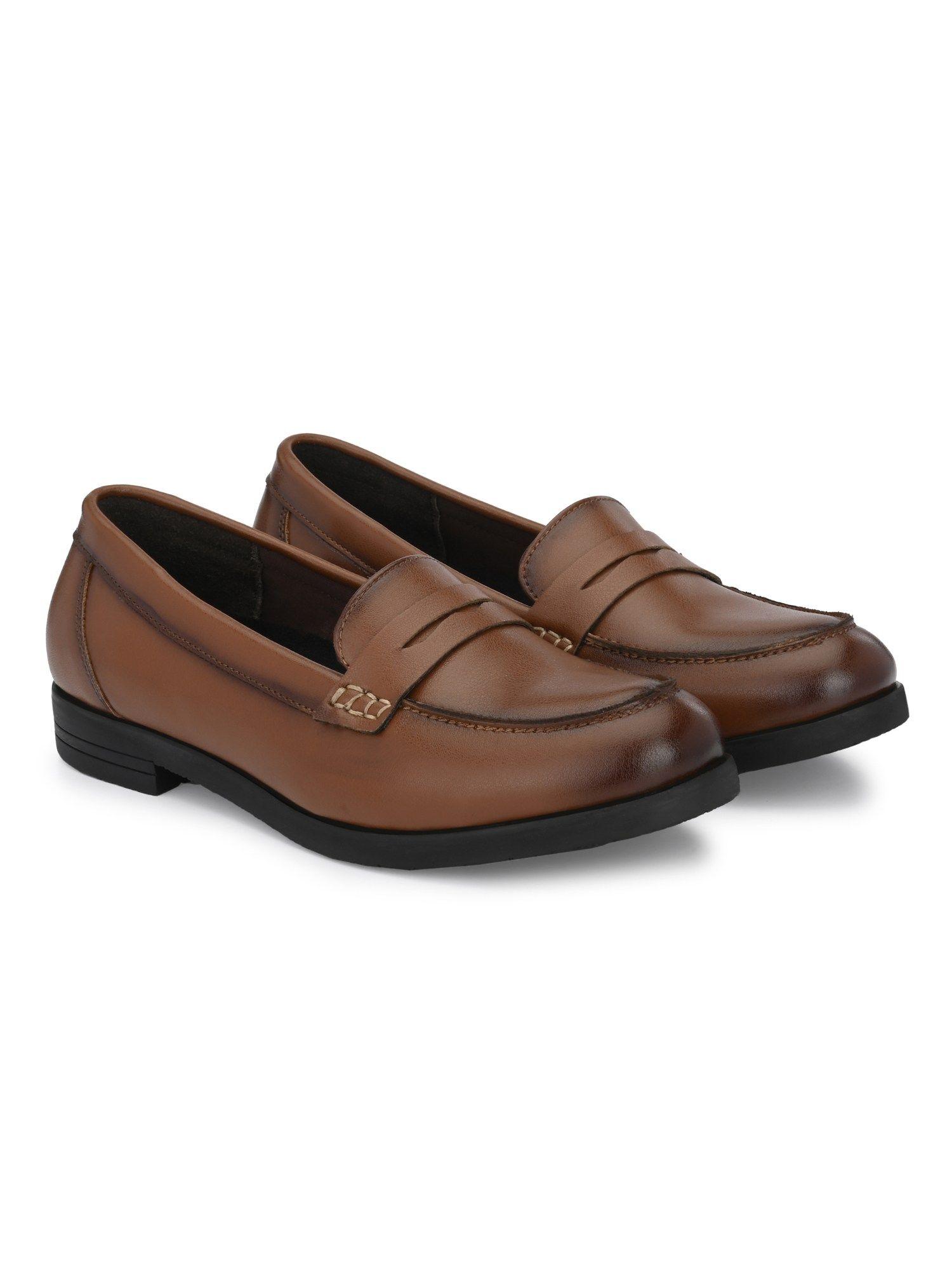 womens tan solid loafers