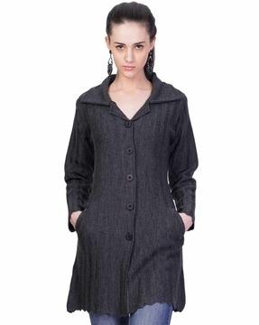 woolen coat with button closure