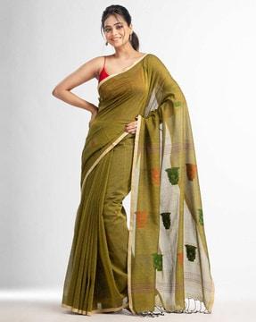 woven floral pattern saree with contrast pallu