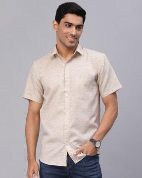 woven shirt with patch pocket