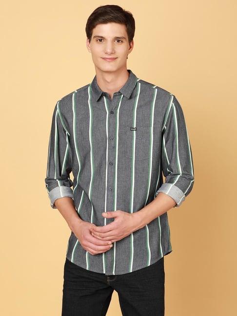 wrangler grey & green regular fit striped shirt