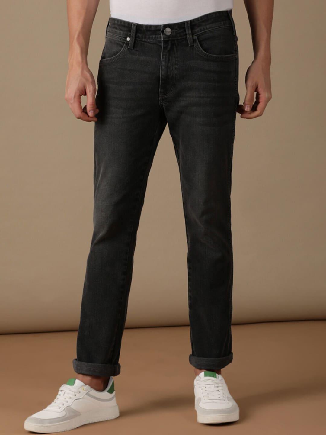 wrangler men millard straight fit light fade stretchable cotton jeans