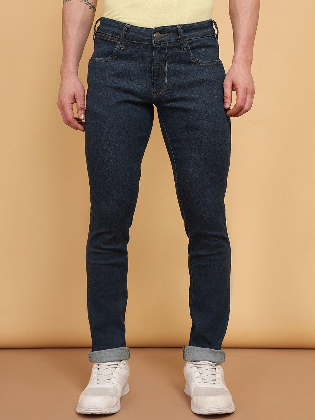 wrangler men skanders slim fit low-rise stretchable jeans