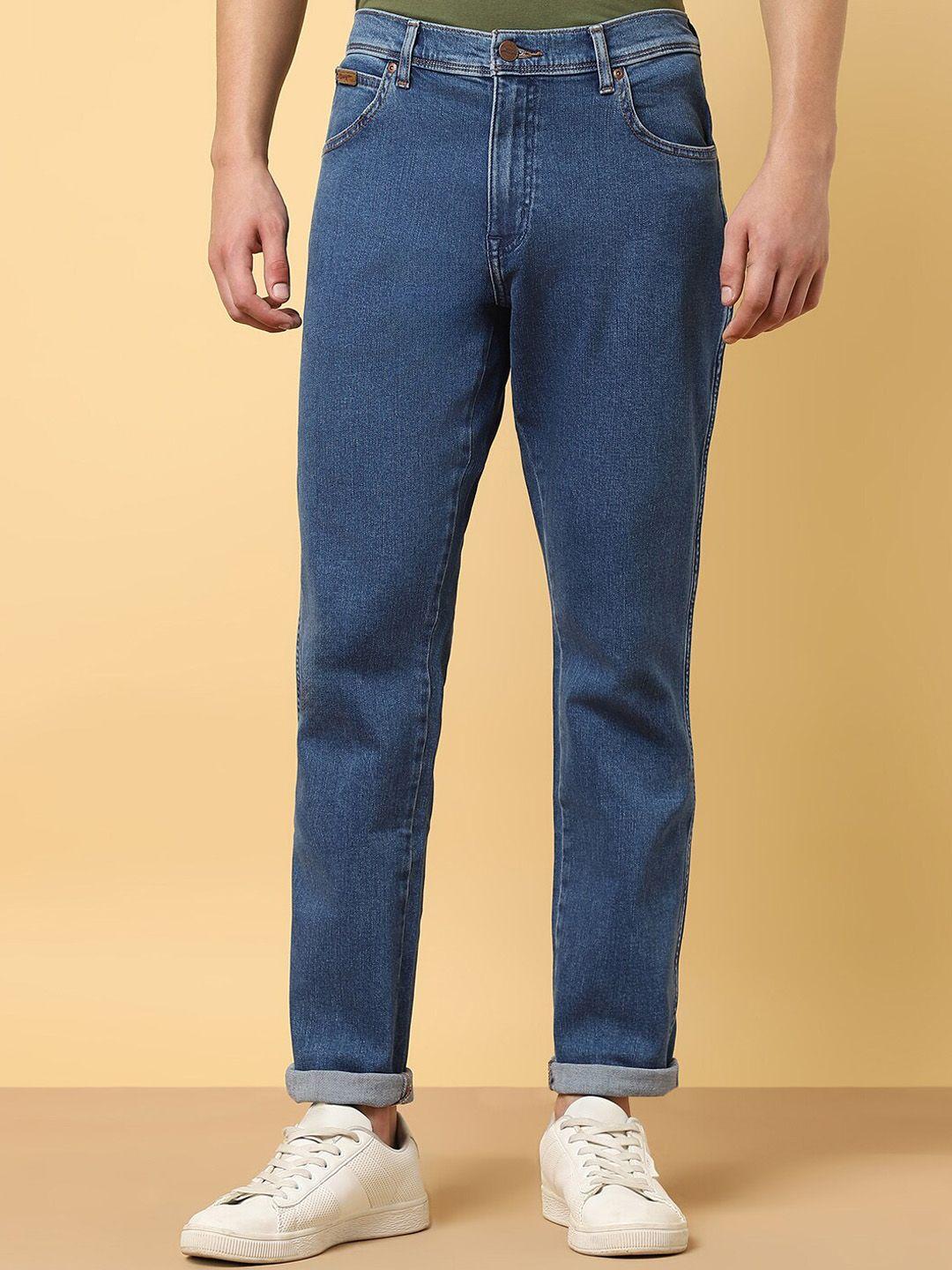 wrangler men slim fit mid-rise light fade stretchable jeans