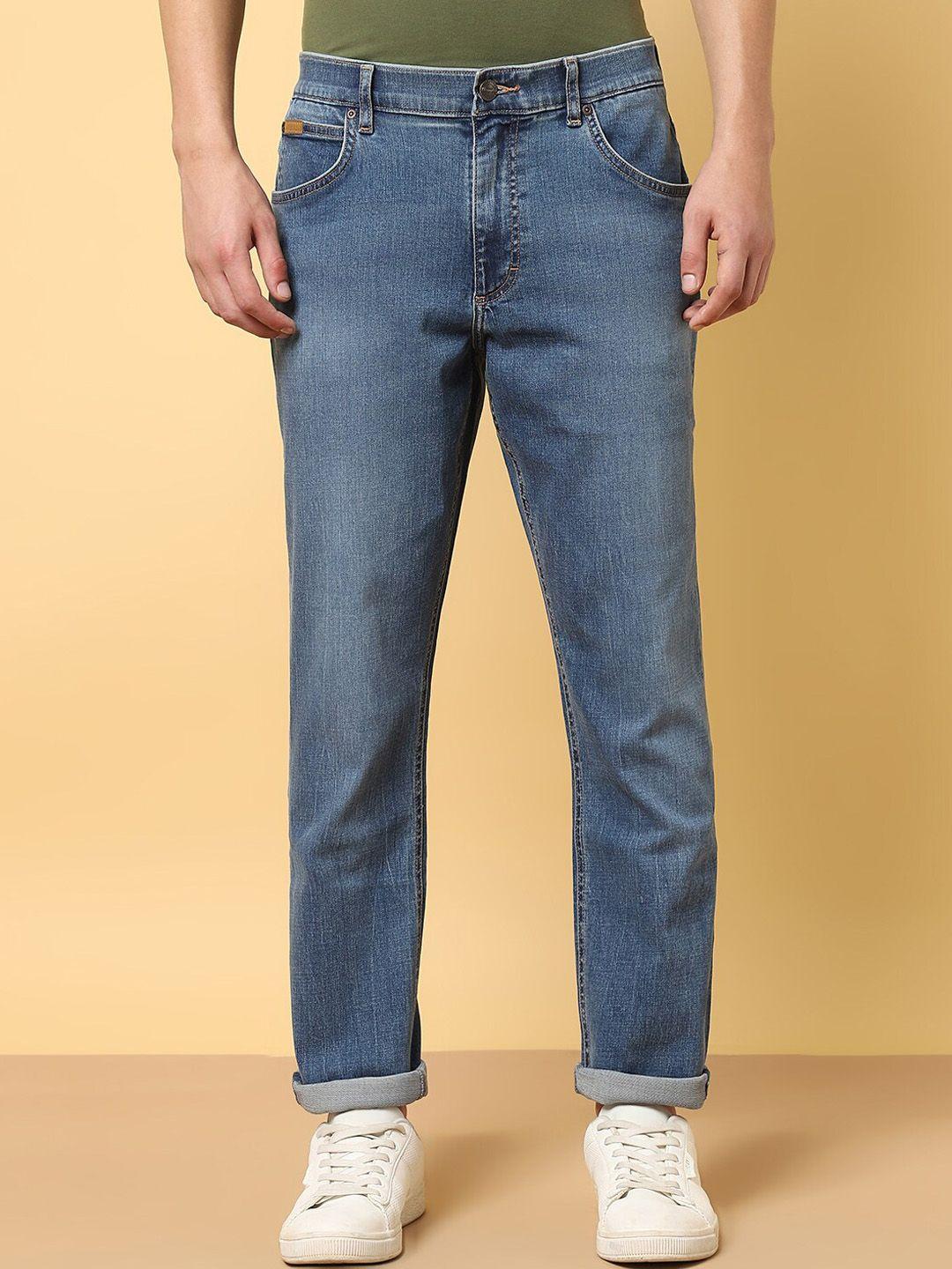 wrangler men slim fit mid-rise light fade stretchable jeans