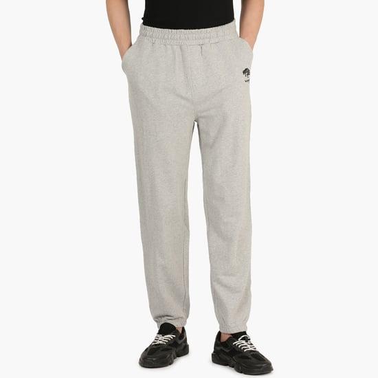 wrangler men solid relaxed fit joggers