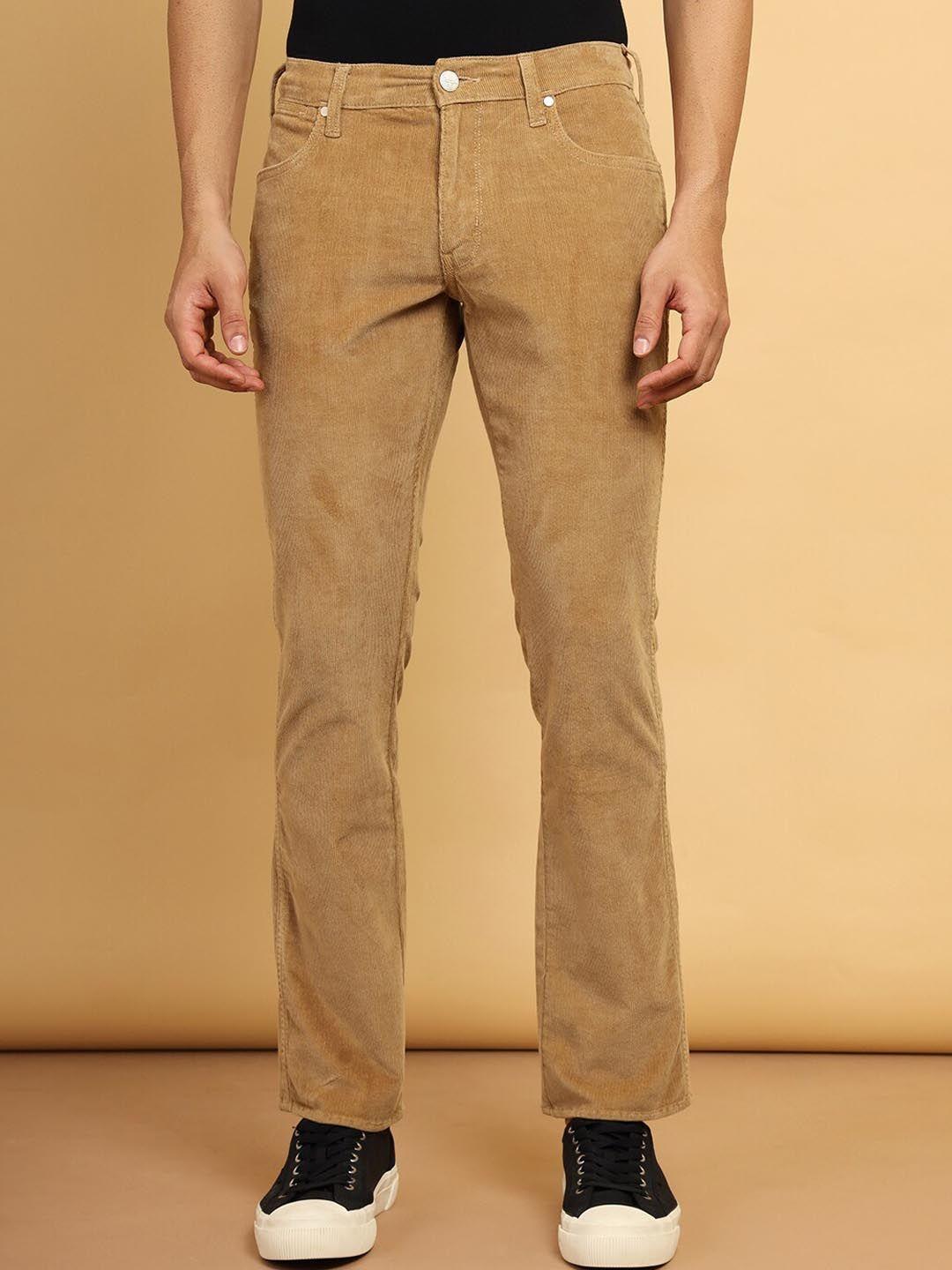 wrangler men straight fit textured self design mid-rise corduroy regular trousers