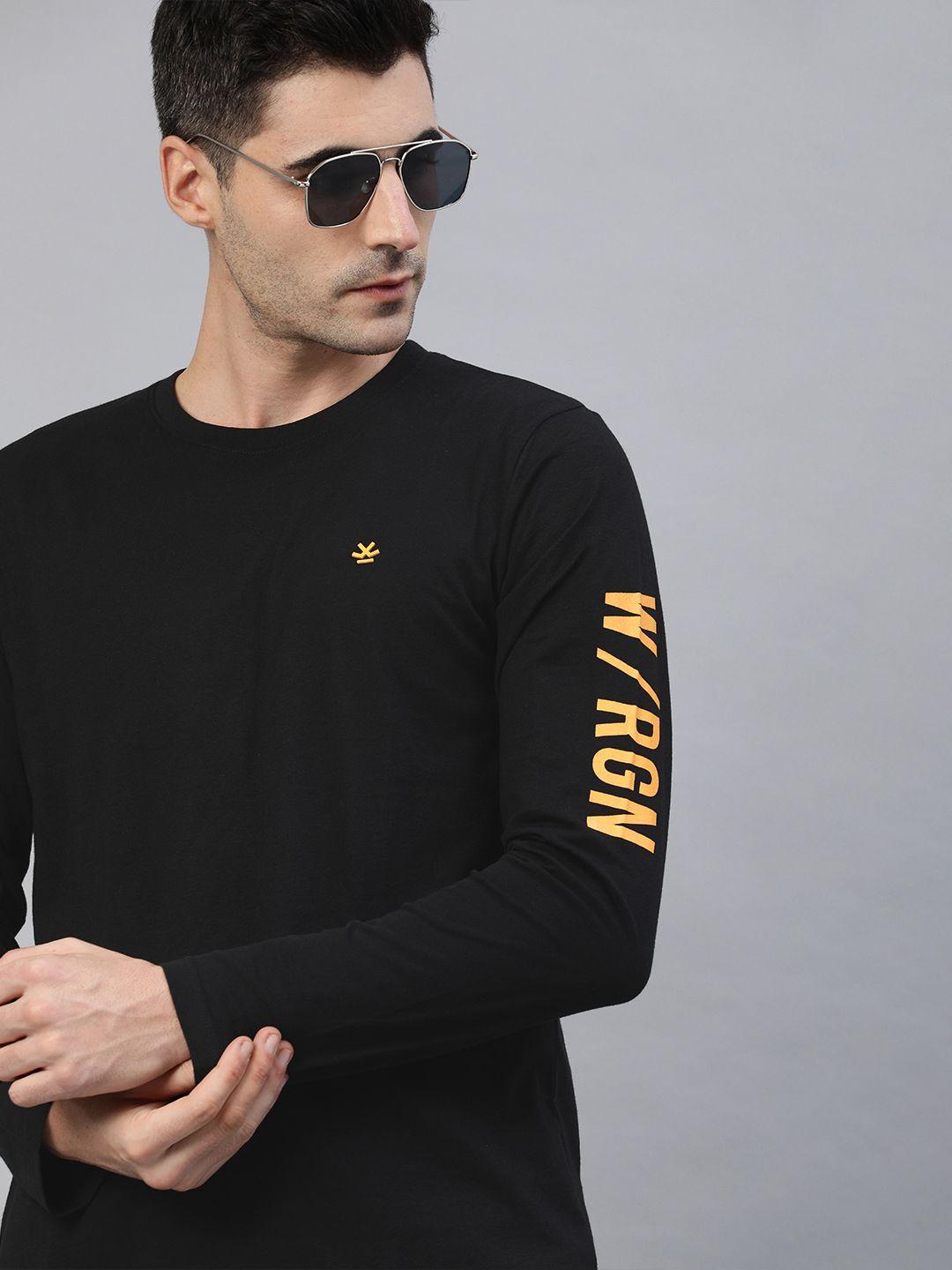 wrogn men black solid slim fit round neck t-shirt with printed sleeves