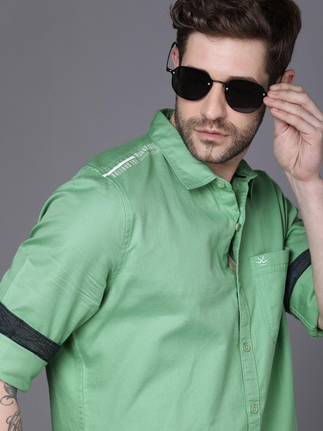 wrogn men green solid slim fit casual shirt