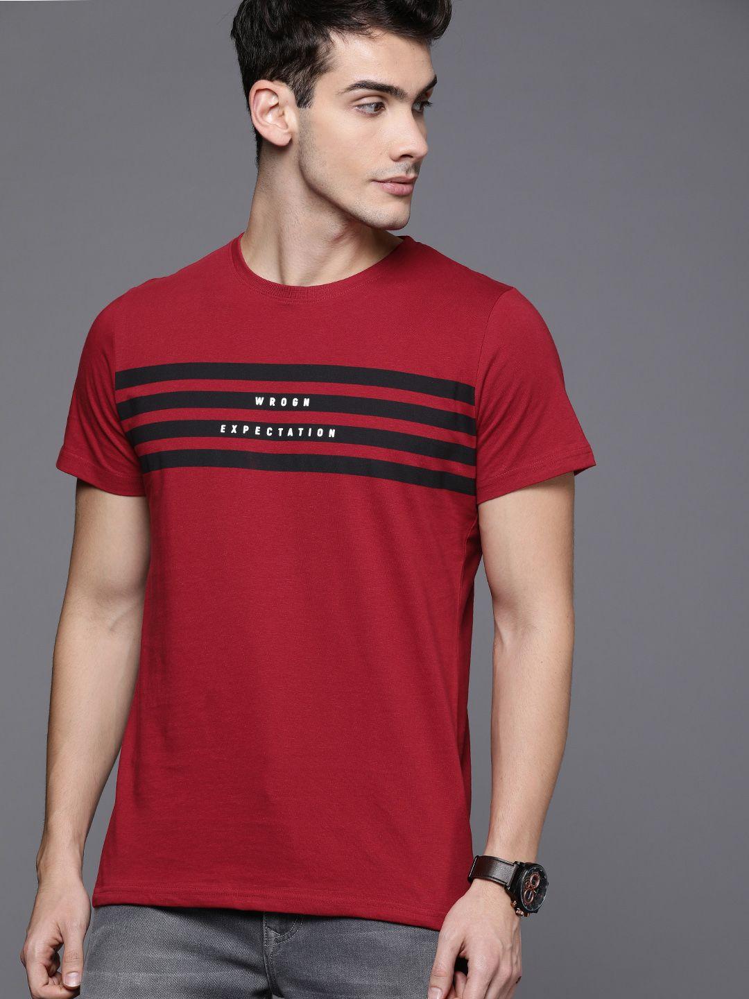 wrogn men red  black striped slim fit round neck pure cotton t-shirt with printed detail
