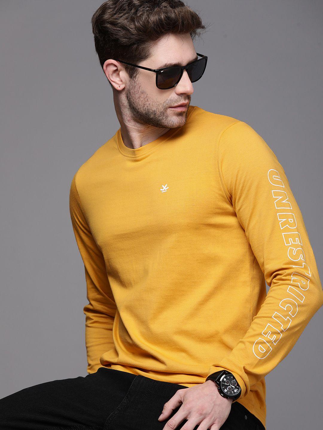 wrogn men yellow solid slim fit t-shirt with typography detail