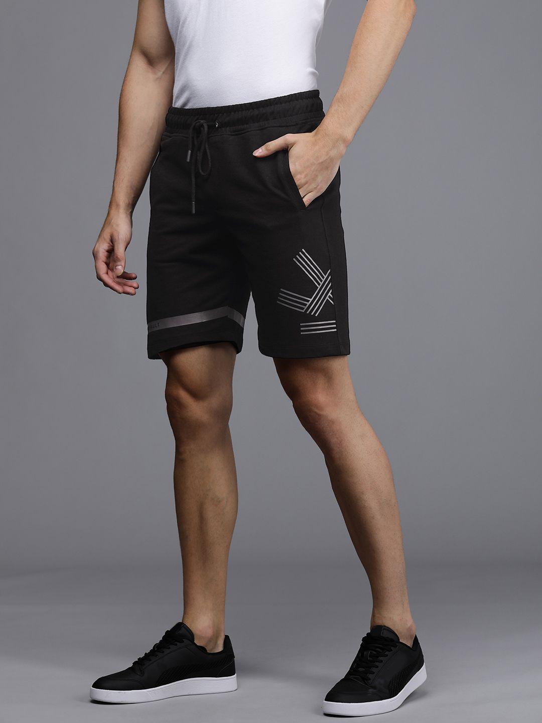 wrogn men black graphic printed mid rise above knee regular shorts