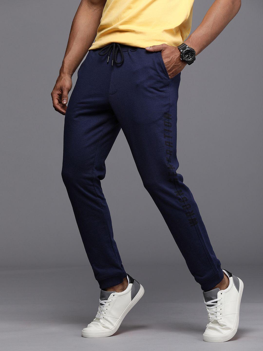 wrogn men blue bramd logo printed slim fit joggers