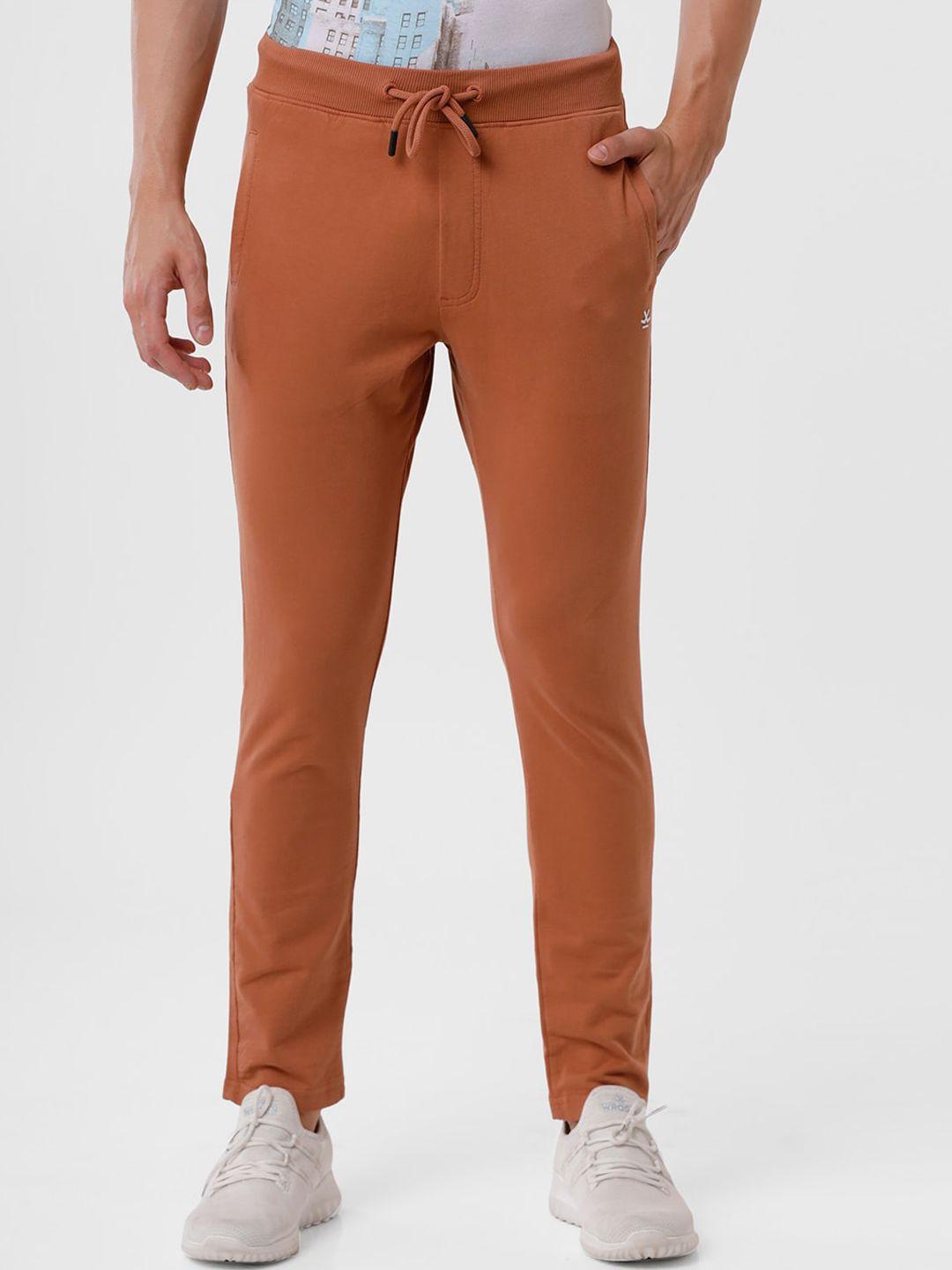 wrogn men brown solid regular track pants