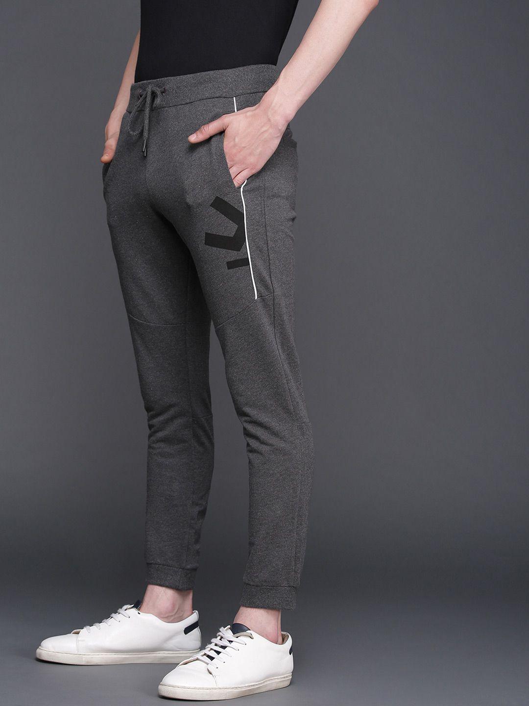 wrogn men charcoal grey slim fit solid joggers