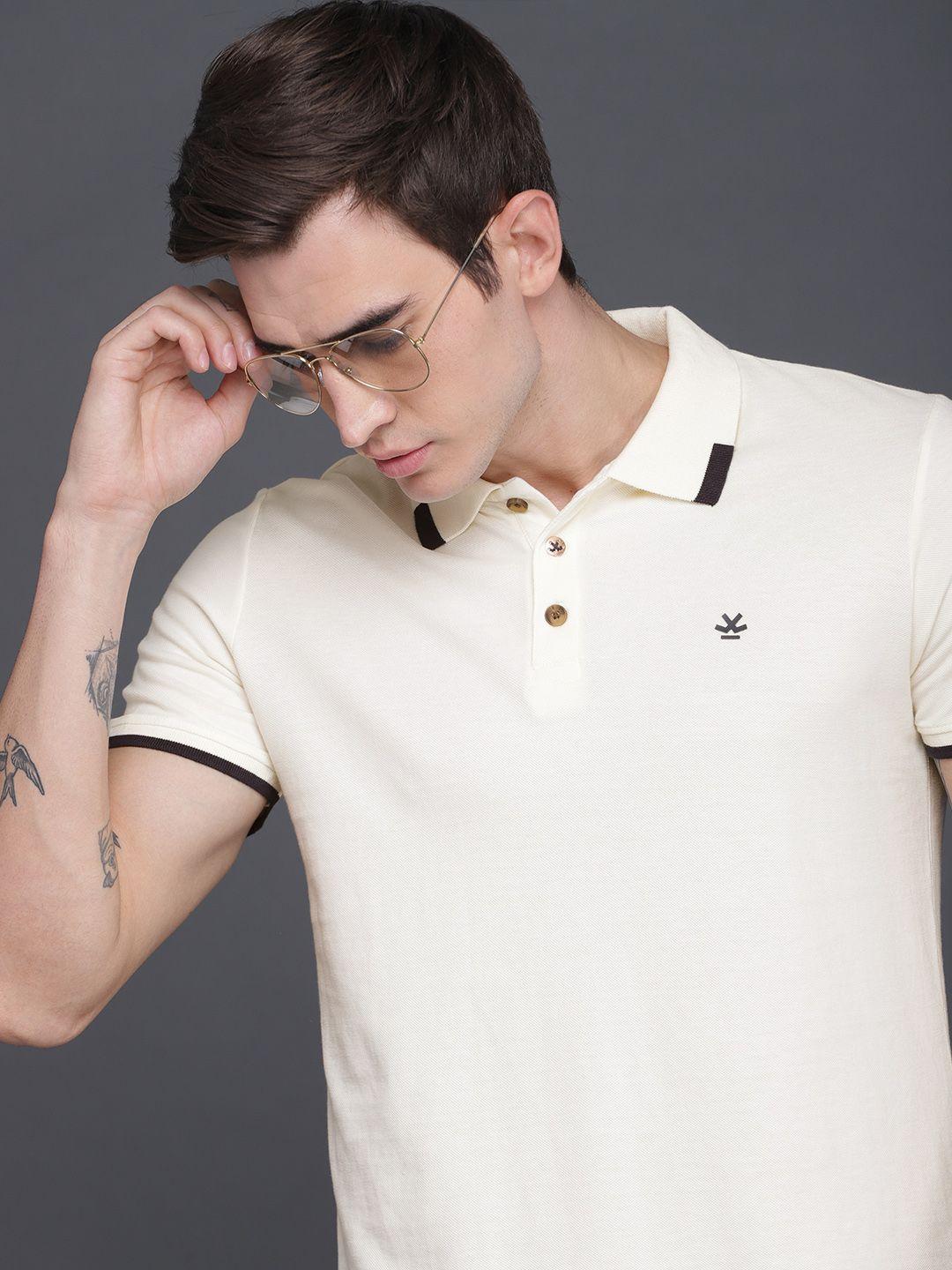 wrogn men cream-coloured solid polo collar pure cotton t-shirt