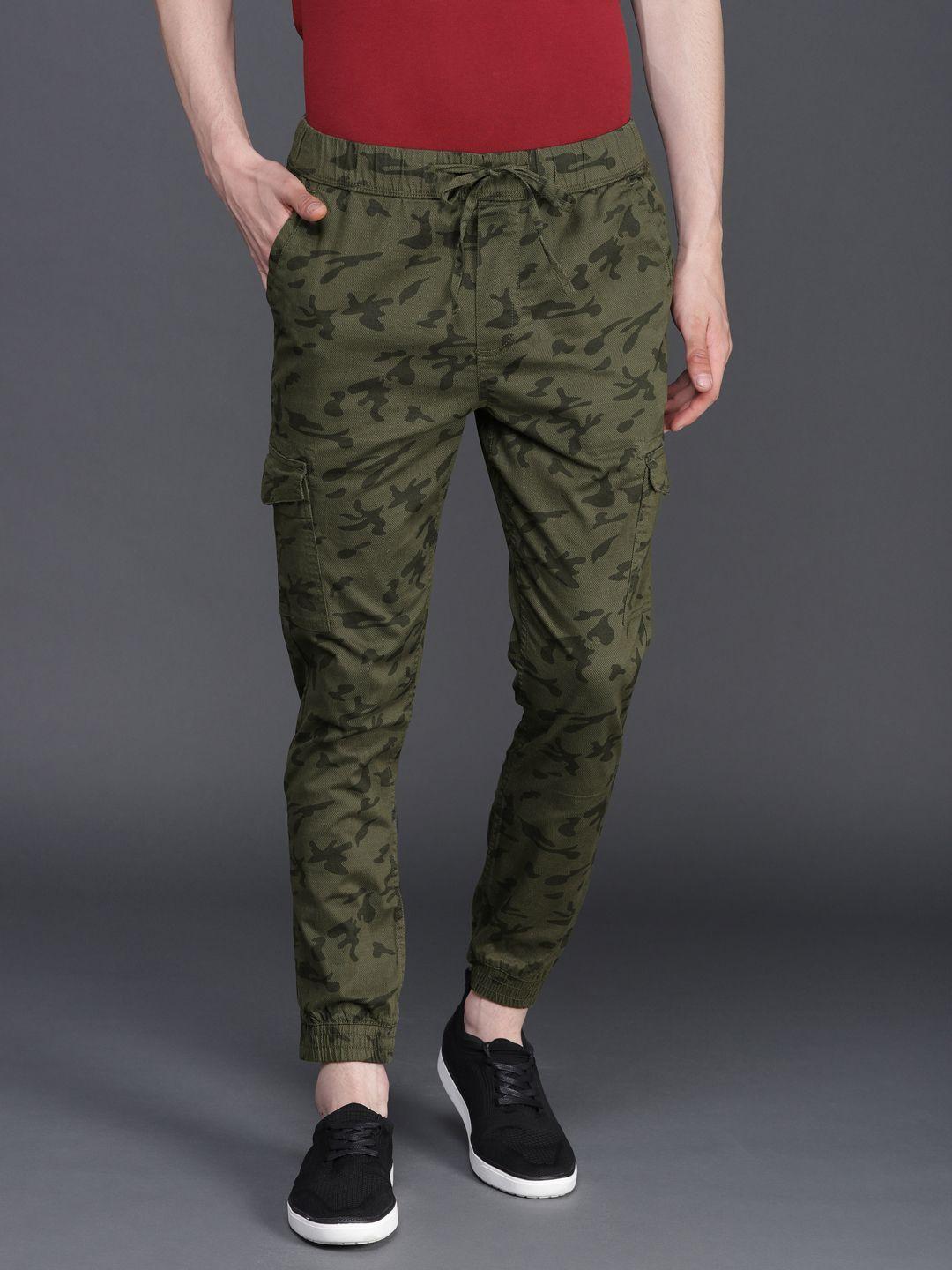 wrogn men green slim fit printed joggers