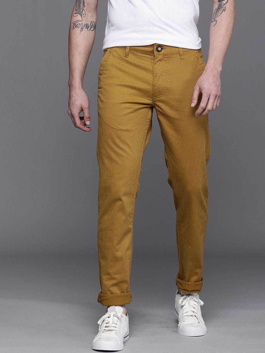 wrogn men khaki solid slim fit regular trousers