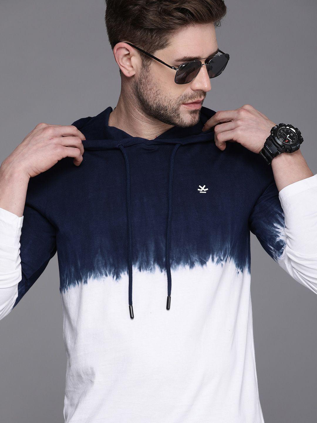 wrogn men navy blue  white colourblocked slim fit hooded pure cotton t-shirt