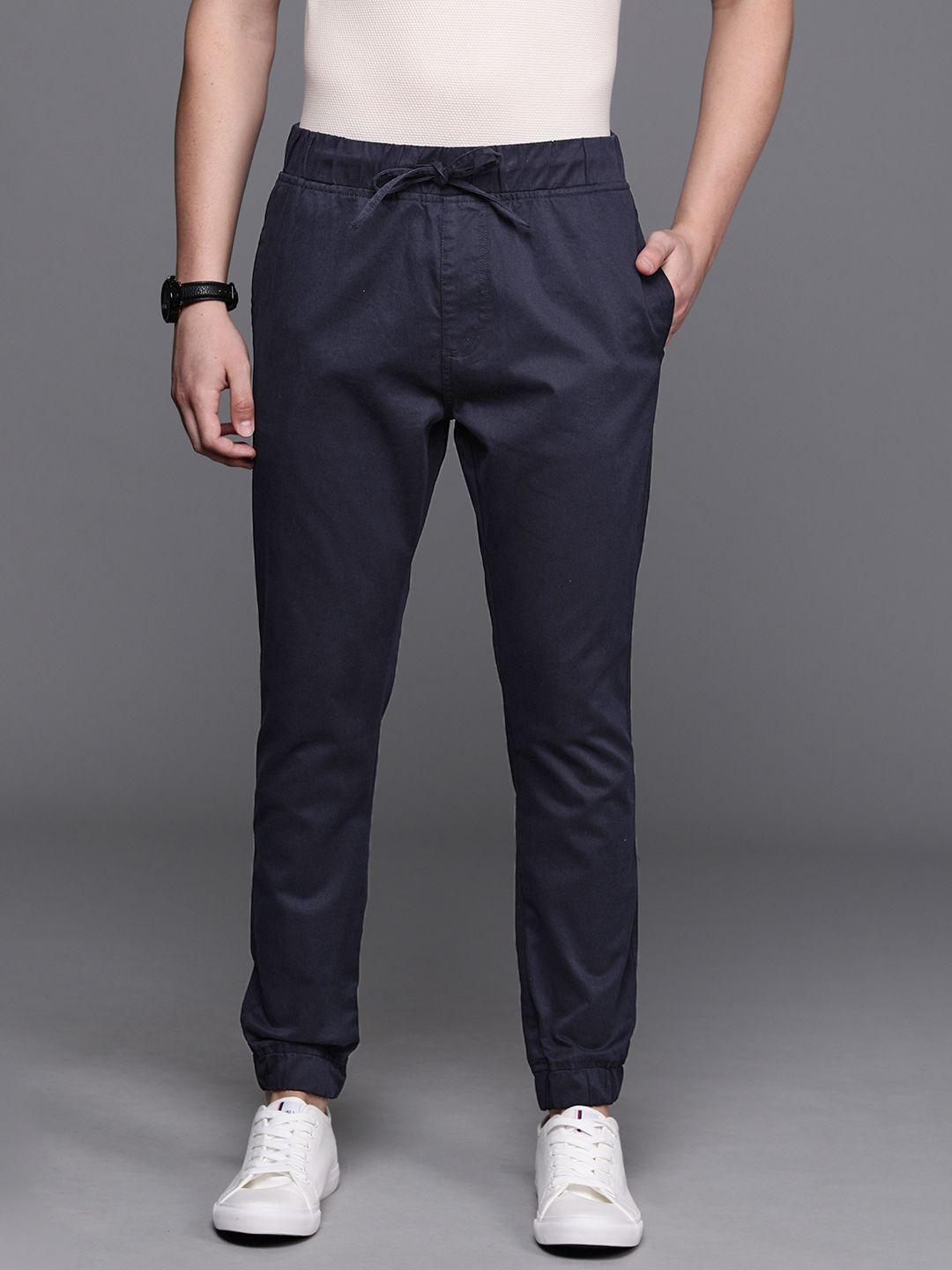 wrogn men navy blue slim fit solid joggers