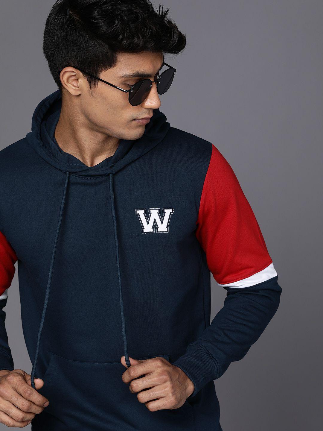 wrogn men navy blue solid hooded sweatshirt with contrast sleeve detailing