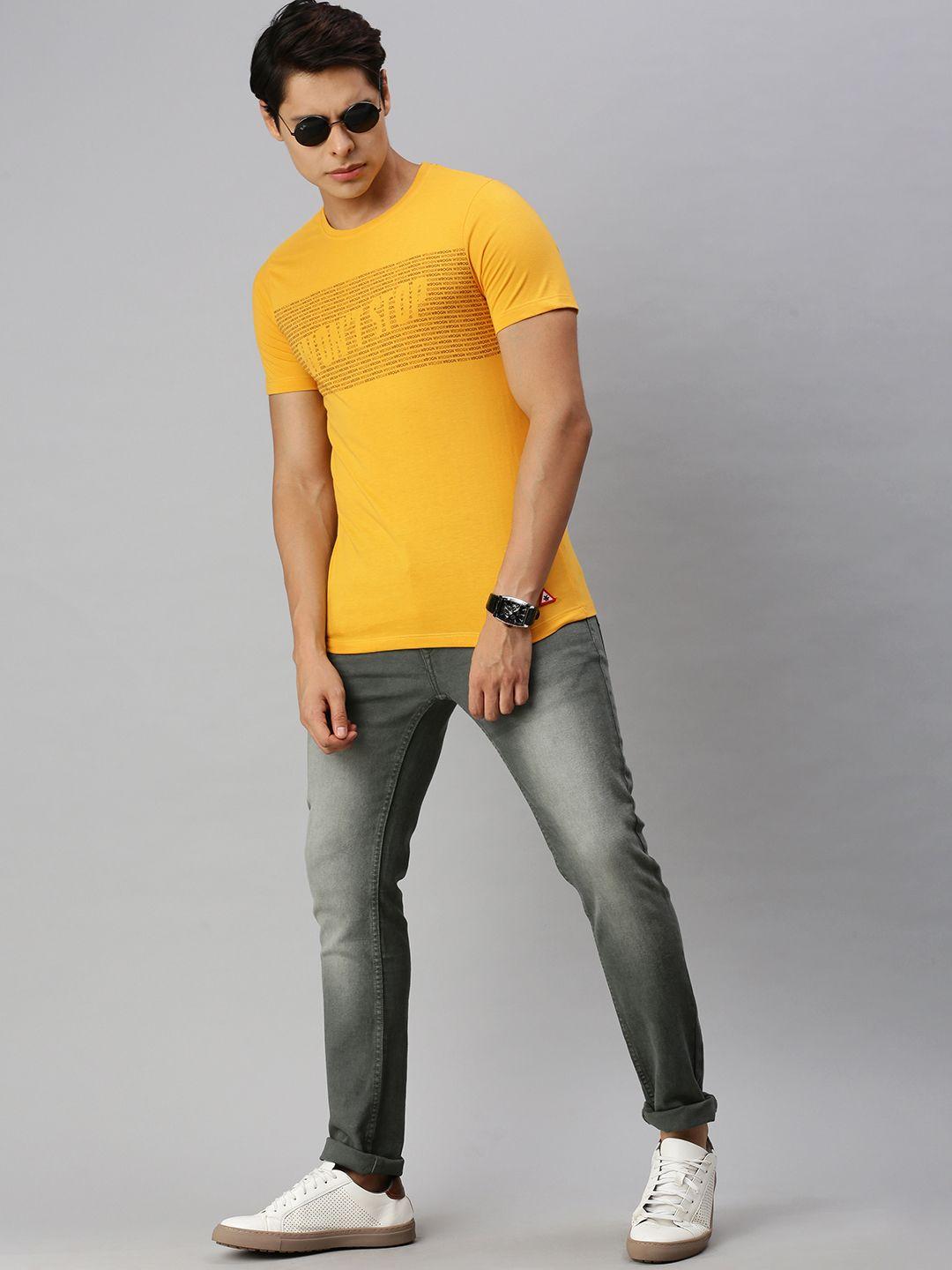 wrogn men yellow typography printed slim fit t-shirt