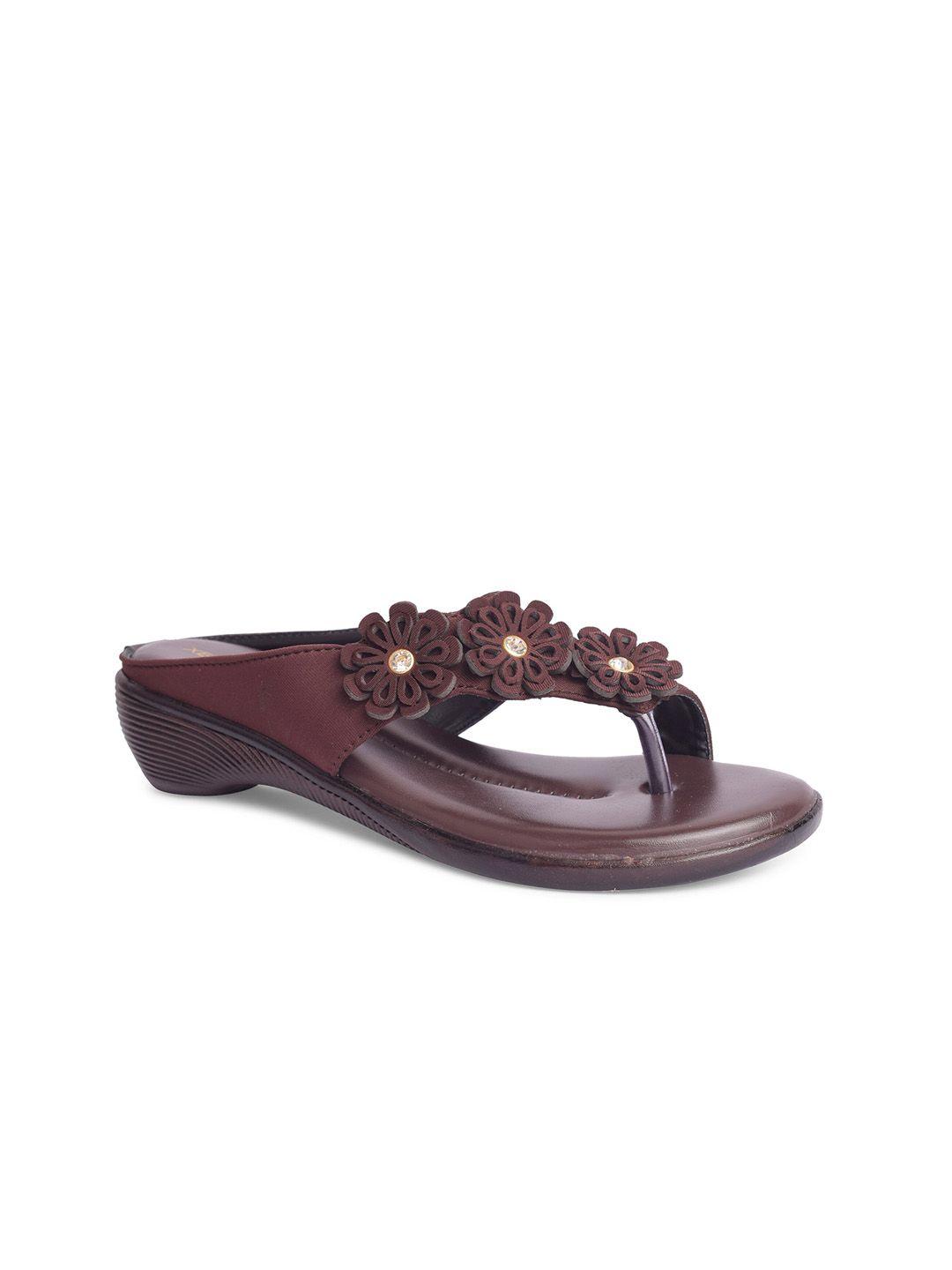 xe looks women brown embellished one toe flats