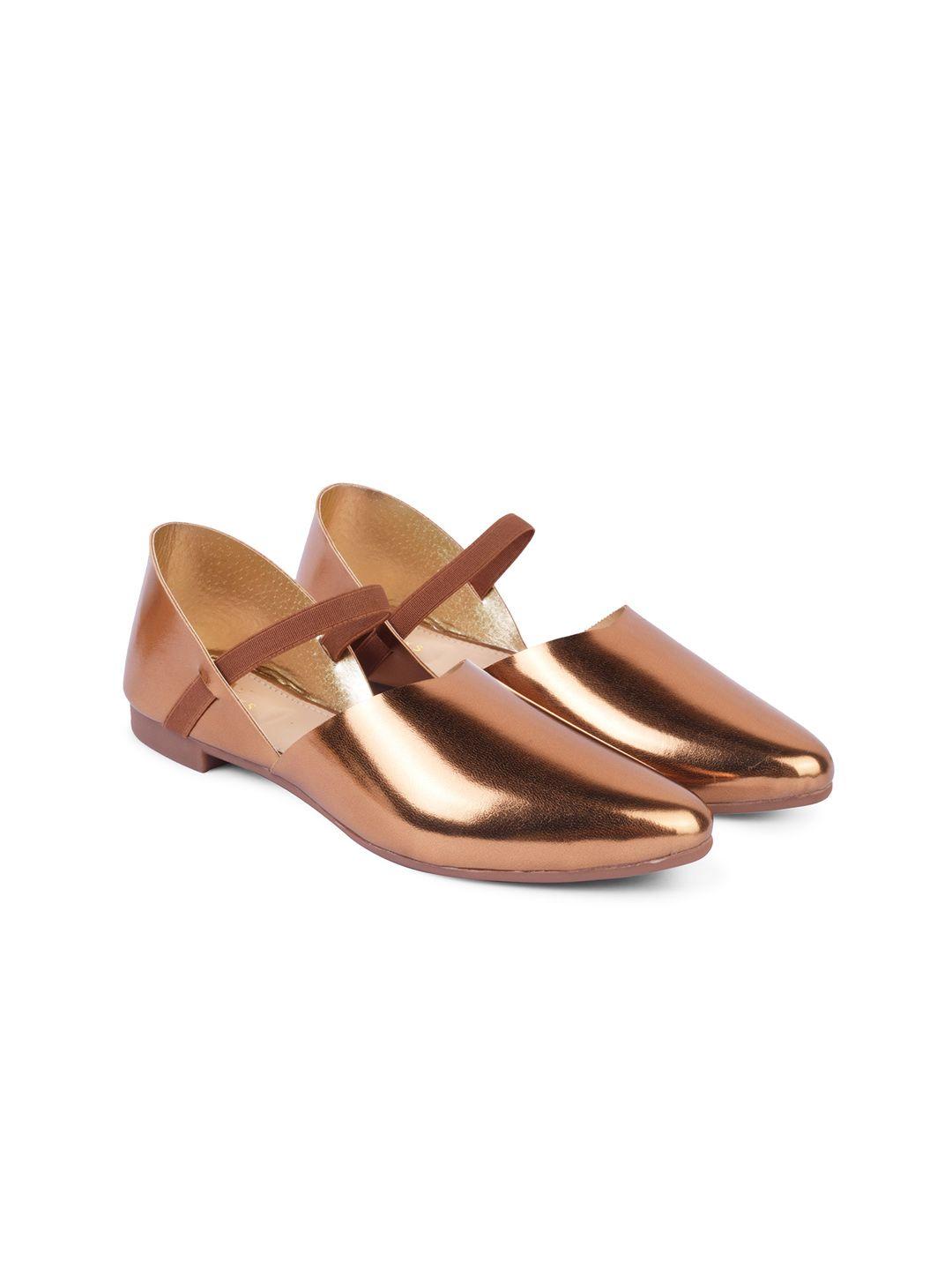 xe looks women copper-toned ballerinas flats