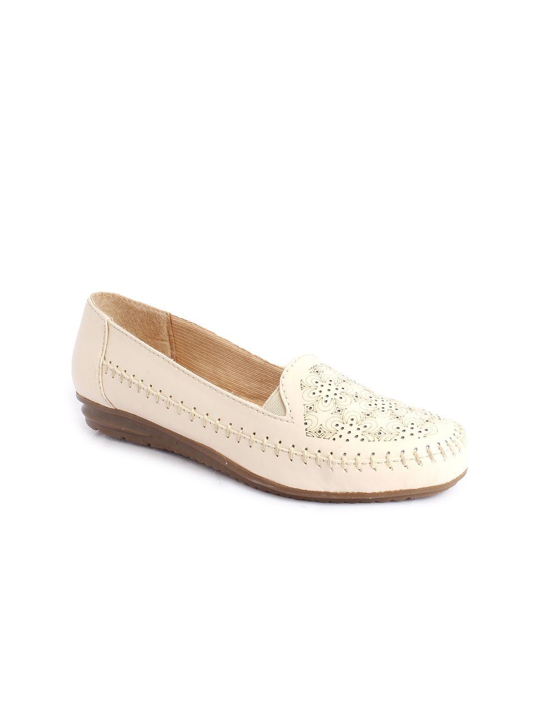 xe looks women cream-coloured ballerinas with laser cuts flats