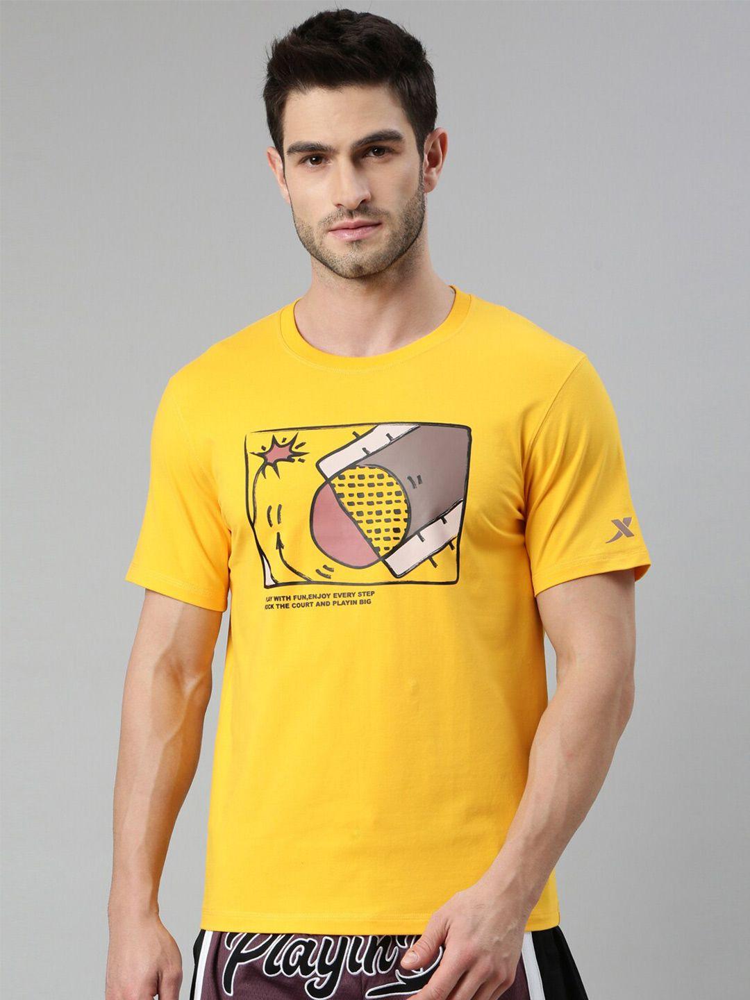 xtep men yellow printed moisture wicking t-shirt