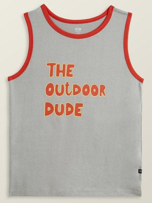 xy life kids grey & red cotton printed vests