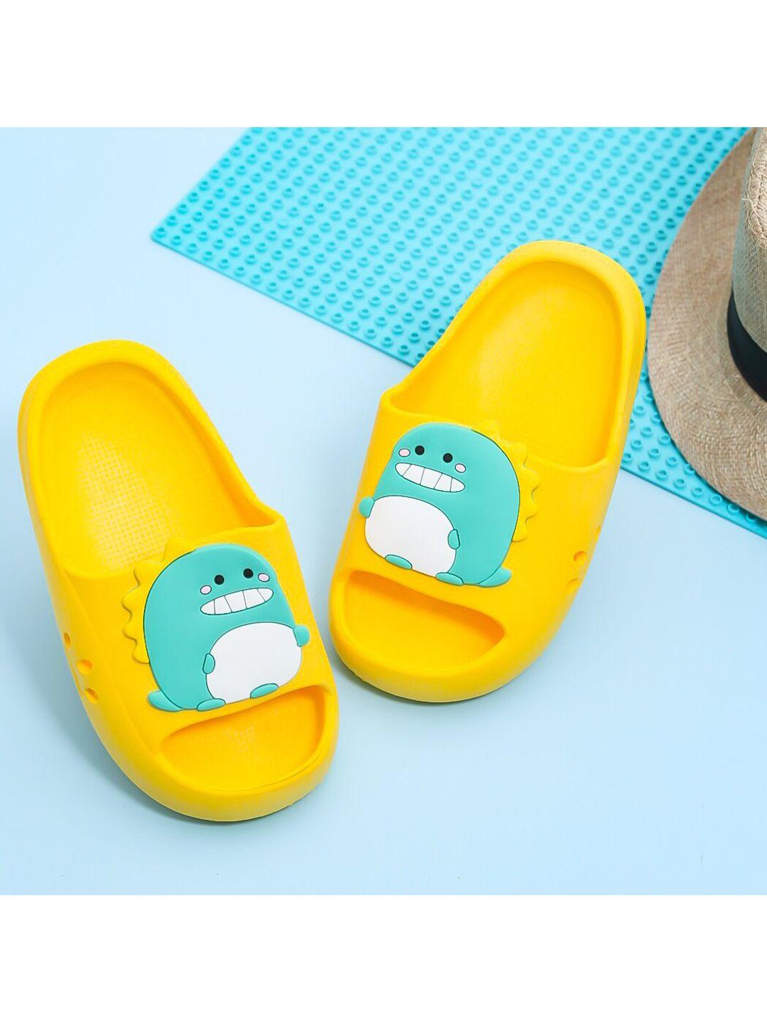 yellow bee boys yellow & blue printed rubber sliders