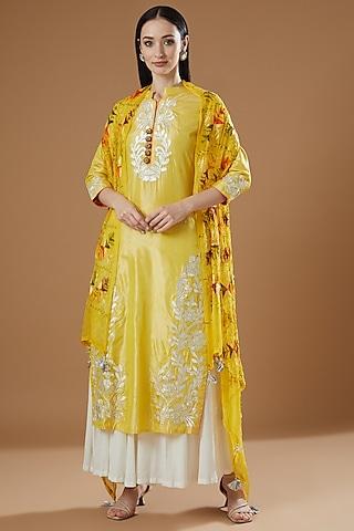 yellow embroidered kurta set with cape