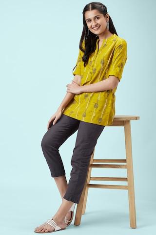 yellow printed casual 3/4th sleeves v neck women regular fit tunic