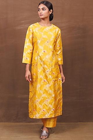 yellow banarasi silk handwoven kurta set