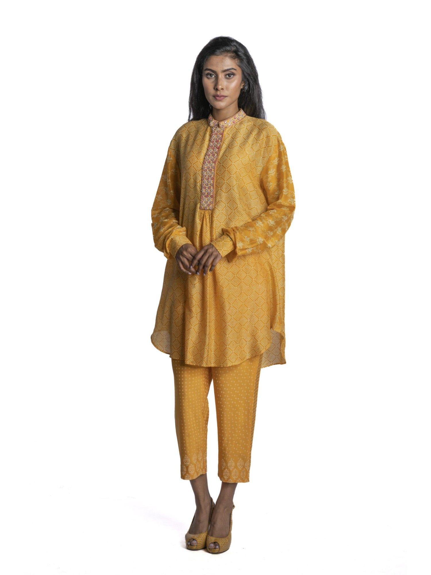 yellow chanderi asymmetric kurta (set of 2)