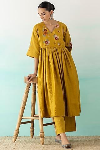 yellow kurta set with machine embroidery