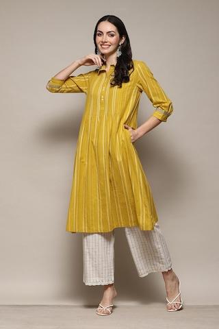 yellow print casual 3/4th sleeves regular collar women straight fit kurta palazzo set